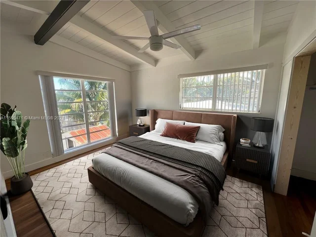 2518 Key Largo Ln, Fort Lauderdale FL 33312