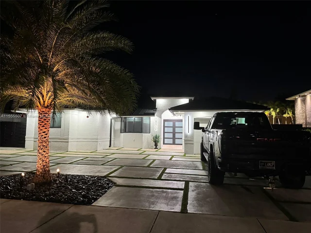 18064 SW 149TH PL, Miami FL 33187