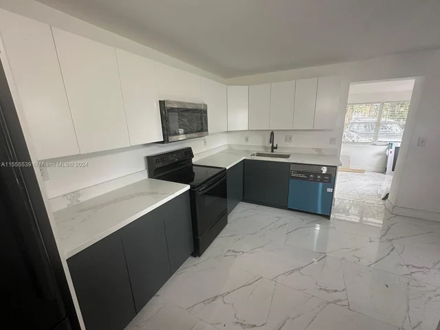 2313 NW 20th St, Fort Lauderdale FL 33311