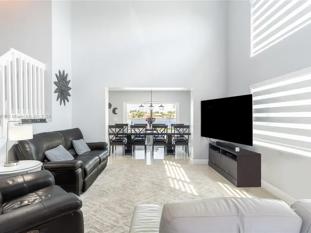 15531 SW 35th Ter, Miami FL 33185