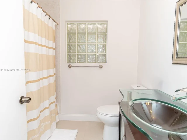 15531 SW 35th Ter, Miami FL 33185