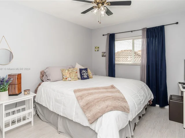 15531 SW 35th Ter, Miami FL 33185