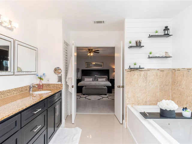 15531 SW 35th Ter, Miami FL 33185