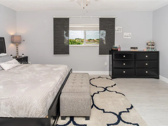 15531 SW 35th Ter, Miami FL 33185