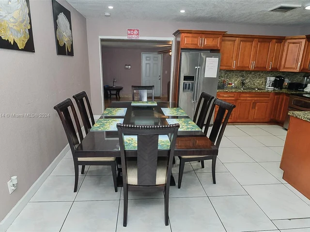 240 NW 197th St # 1, Miami Gardens FL 33169