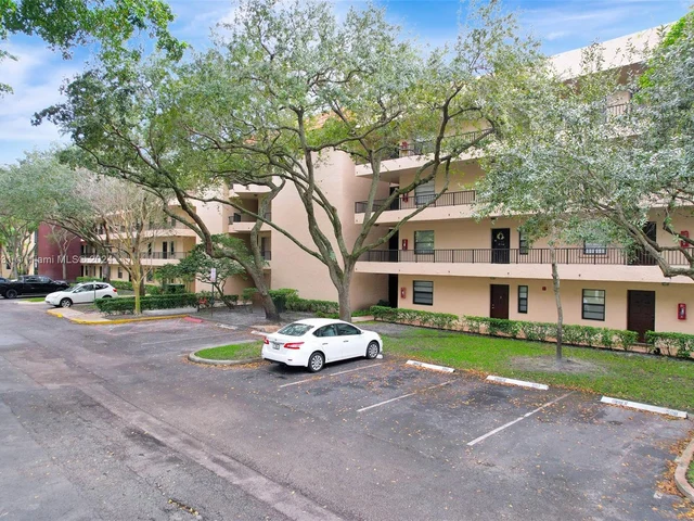 10501 W Broward Blvd # 304, Plantation FL 33324