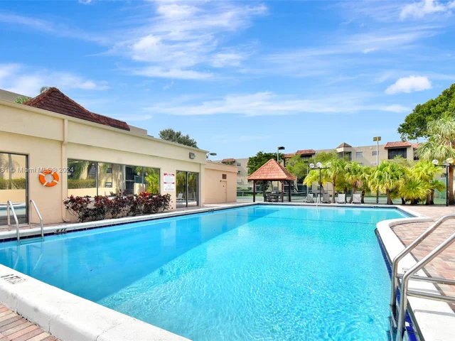 10501 W Broward Blvd # 304, Plantation FL 33324