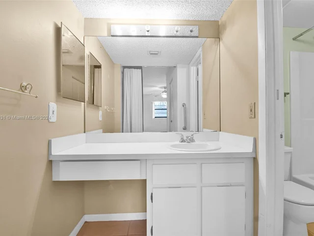 10501 W Broward Blvd # 304, Plantation FL 33324