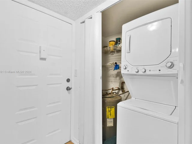 10501 W Broward Blvd # 304, Plantation FL 33324