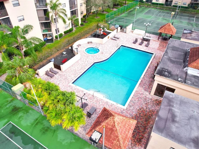 10501 W Broward Blvd # 304, Plantation FL 33324