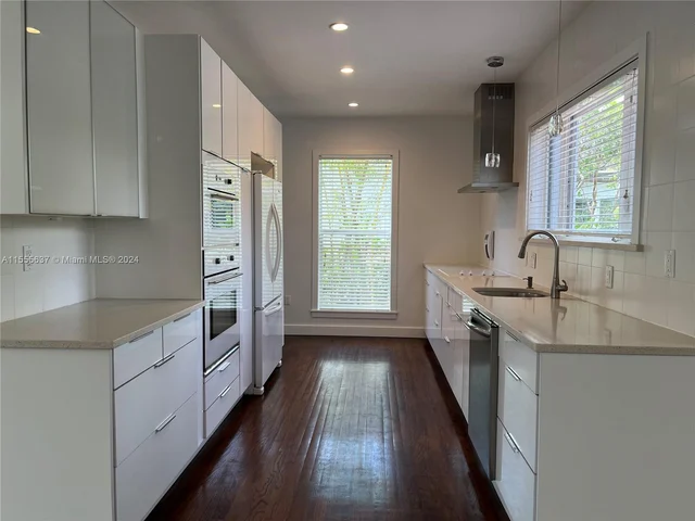 317 Fluvia Ave, Coral Gables FL 33134