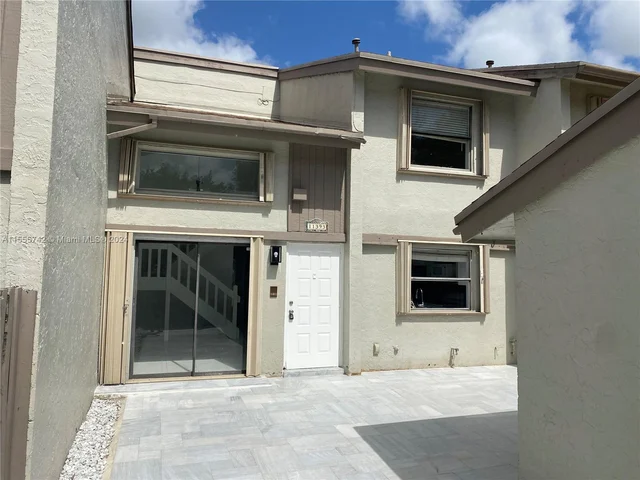 11393 SW 112th St, Miami FL 33176