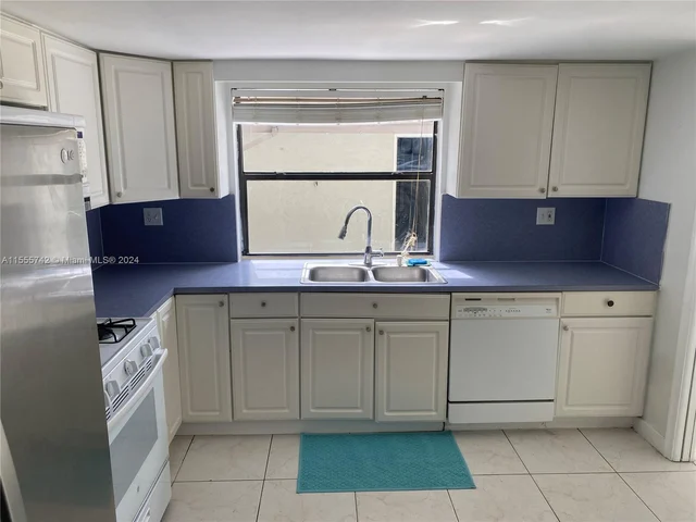 11393 SW 112th St, Miami FL 33176