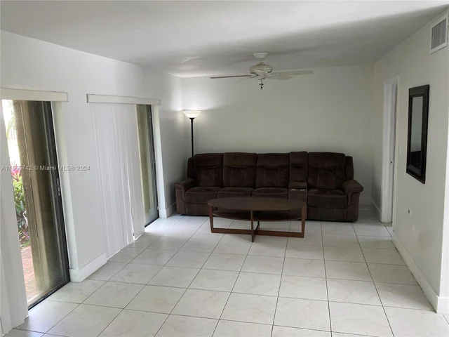 11393 SW 112th St, Miami FL 33176