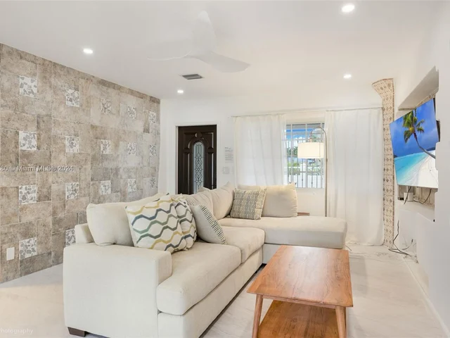 1311 Pierce St # 1, Hollywood FL 33019