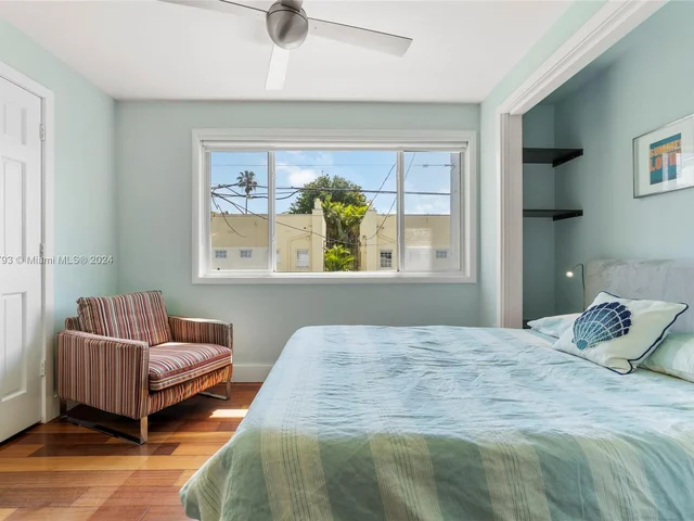 731 6th St, Miami Beach FL 33139