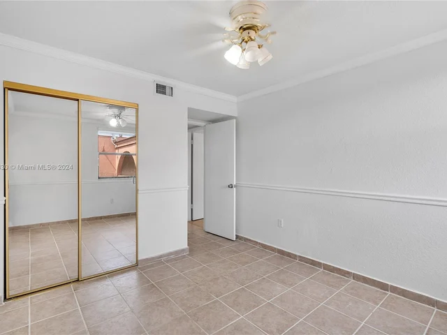 10257 NW 9th St Cir # 10, Miami FL 33172