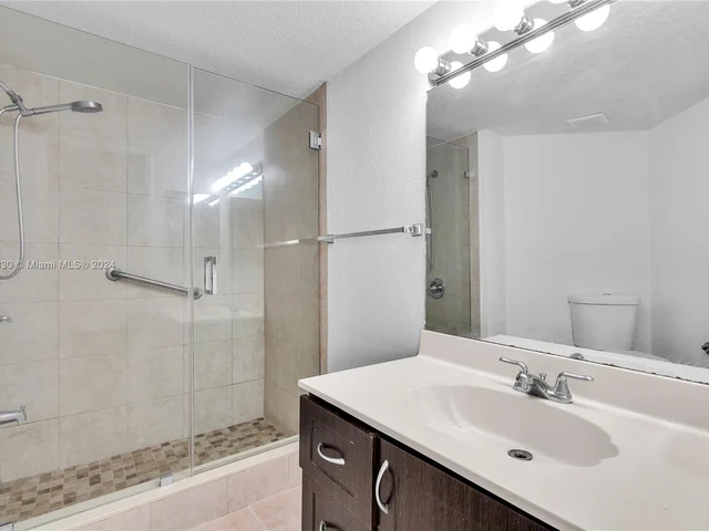 10257 NW 9th St Cir # 10, Miami FL 33172