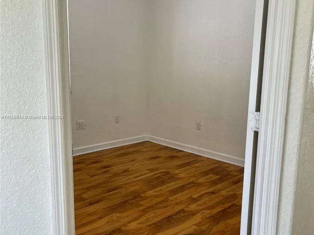 10012 NW 7th St # 207, Miami FL 33172