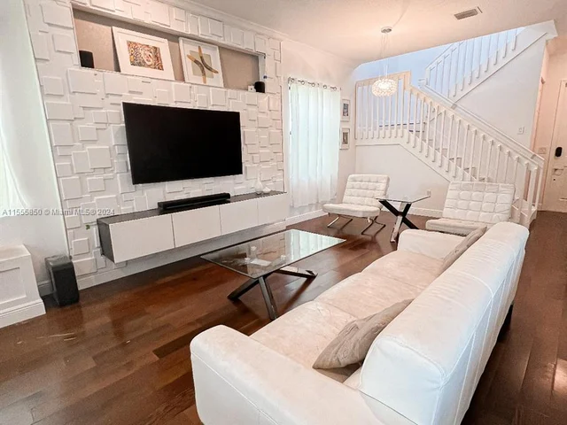 9074 SW 36th St, Miramar FL 33025