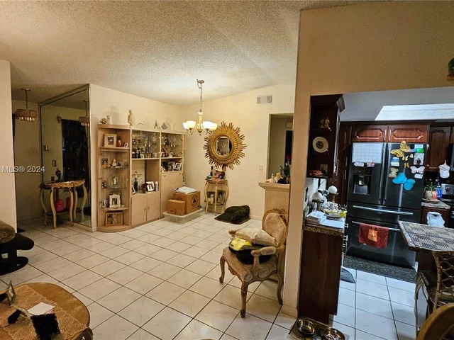 12895 NW 99th Pl, Hialeah Gardens FL 33018