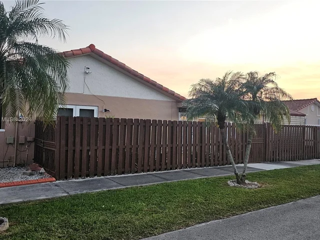 12895 NW 99th Pl, Hialeah Gardens FL 33018