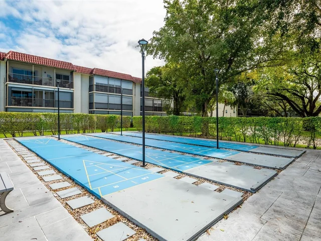 271 S Hollybrook Dr # 101, Pembroke Pines FL 33025