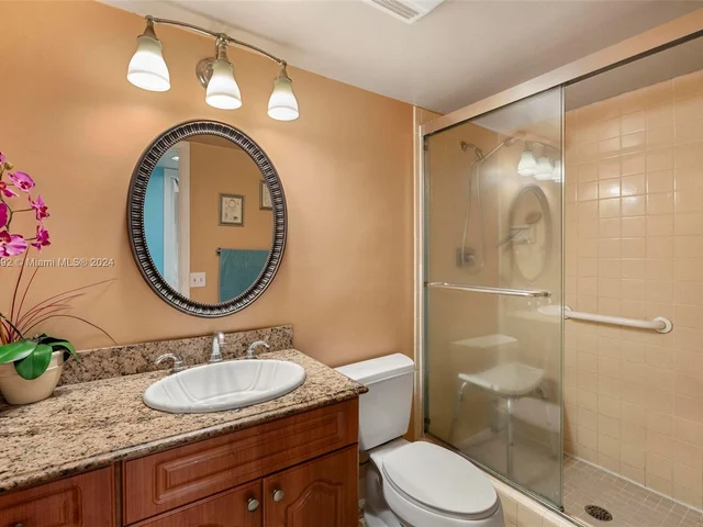 271 S Hollybrook Dr # 101, Pembroke Pines FL 33025