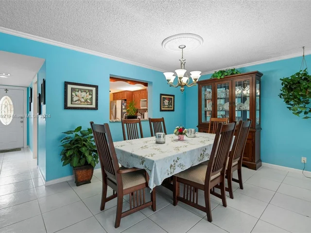 271 S Hollybrook Dr # 101, Pembroke Pines FL 33025