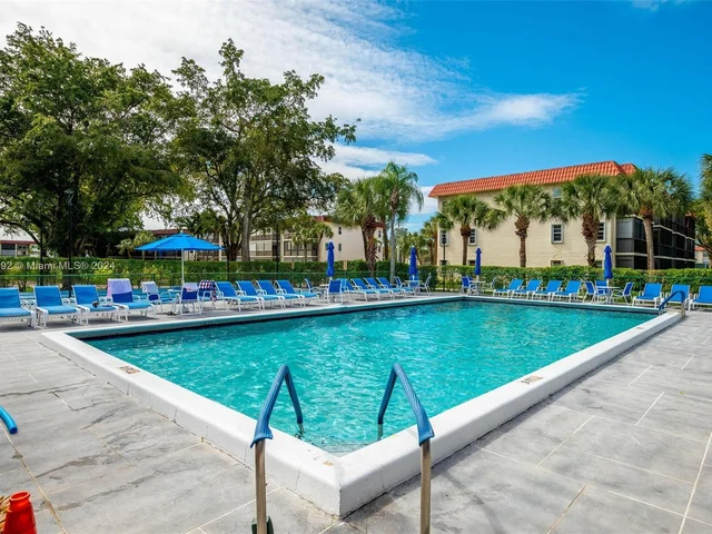 271 S Hollybrook Dr # 101, Pembroke Pines FL 33025