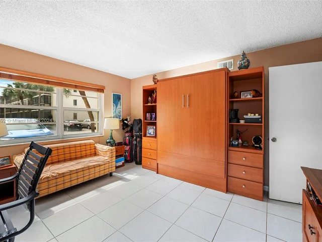 271 S Hollybrook Dr # 101, Pembroke Pines FL 33025