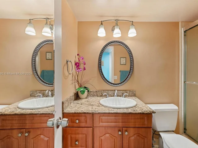 271 S Hollybrook Dr # 101, Pembroke Pines FL 33025