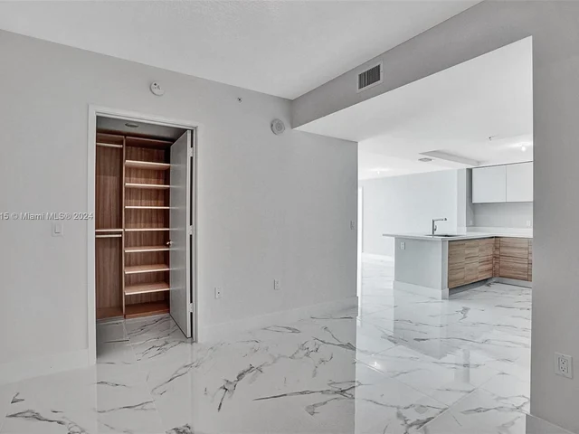 330 Sunny Isles Blvd # 2205, Sunny Isles Beach FL 33160