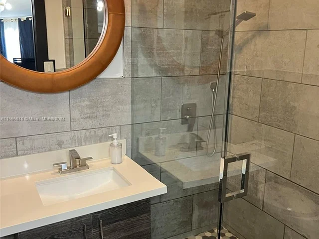 168 NW 53rd St # 3, Miami FL 33127