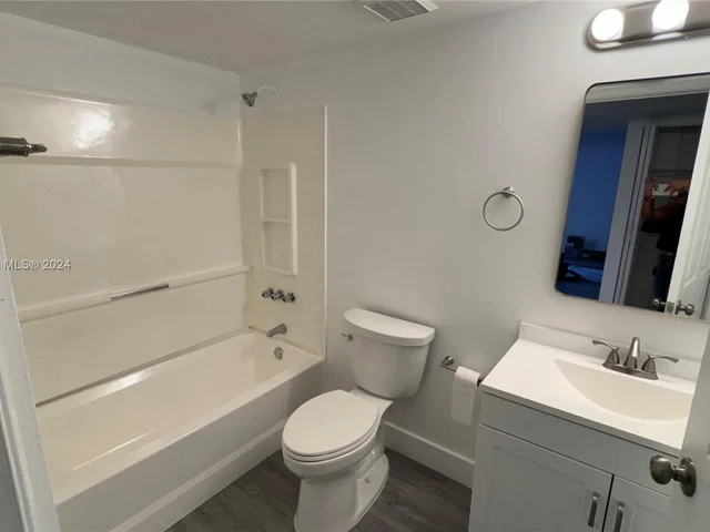 14921 SW 82nd Ln # 108, Miami FL 33193