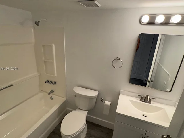 14921 SW 82nd Ln # 108, Miami FL 33193