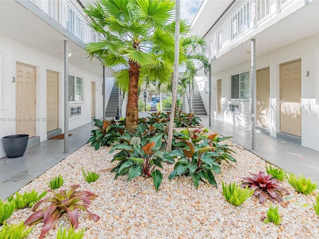 6905 Rue Vendome # 2, Miami Beach FL 33141