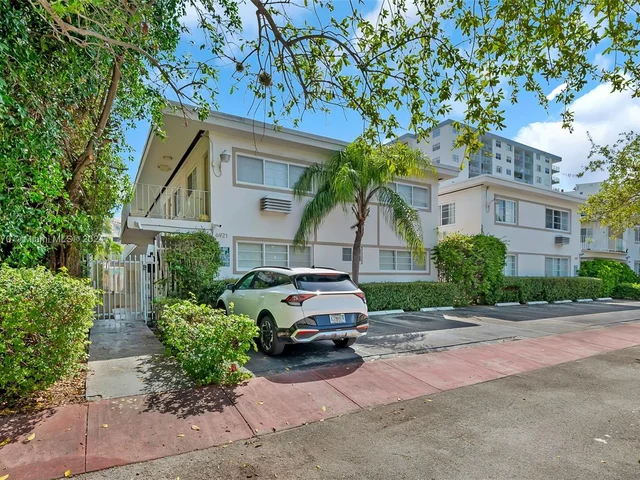 6905 Rue Vendome # 2, Miami Beach FL 33141