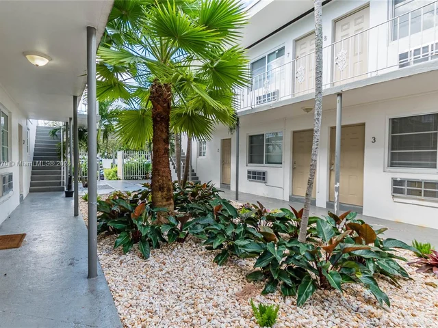 6905 Rue Vendome # 2, Miami Beach FL 33141