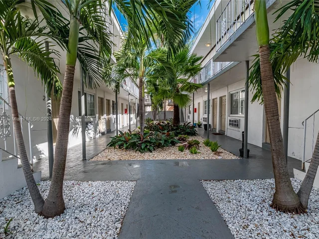 6905 Rue Vendome # 2, Miami Beach FL 33141
