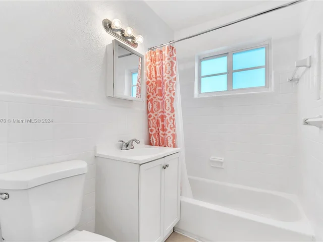 6905 Rue Vendome # 2, Miami Beach FL 33141