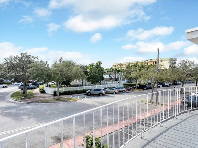 6905 Rue Vendome # 2, Miami Beach FL 33141