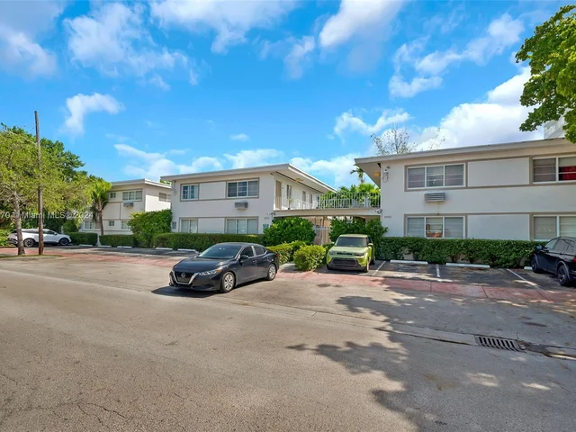 6905 Rue Vendome # 2, Miami Beach FL 33141