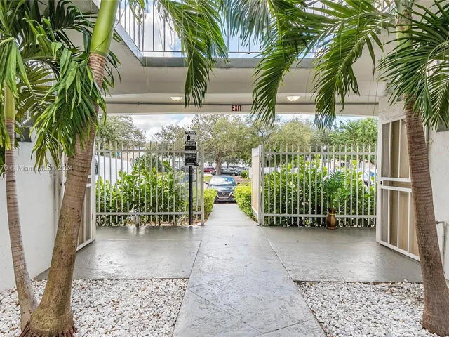 6905 Rue Vendome # 2, Miami Beach FL 33141