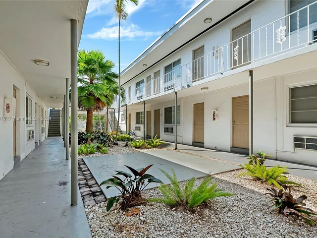 6905 Rue Vendome # 2, Miami Beach FL 33141