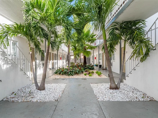 6905 Rue Vendome # 2, Miami Beach FL 33141