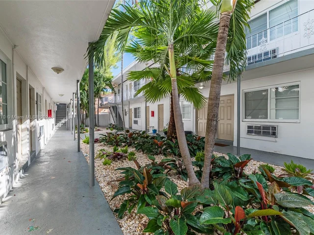 6905 Rue Vendome # 2, Miami Beach FL 33141