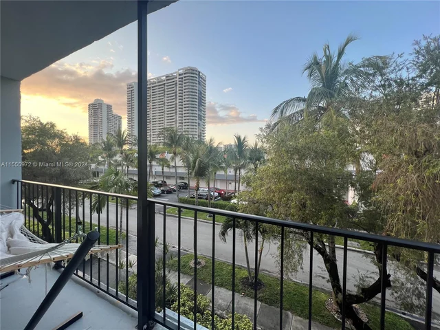 3642 NE 171st St # 307, North Miami Beach FL 33160