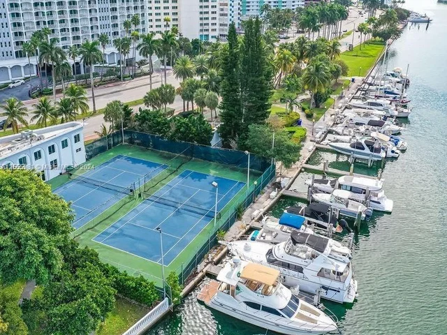 5401 Collins Ave # 820, Miami Beach FL 33140