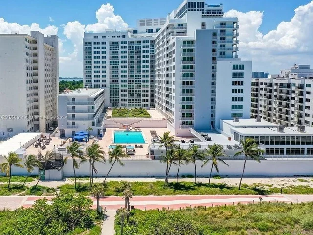 5401 Collins Ave # 820, Miami Beach FL 33140